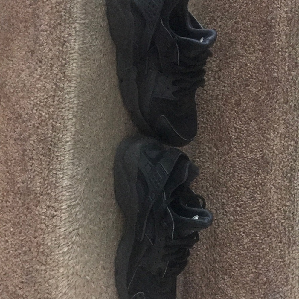 Kay’s Shoes - Picture 2 of 3